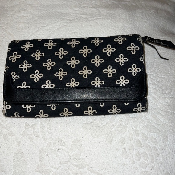 Vera Bradley wallet black and white - Picture 3 of 3